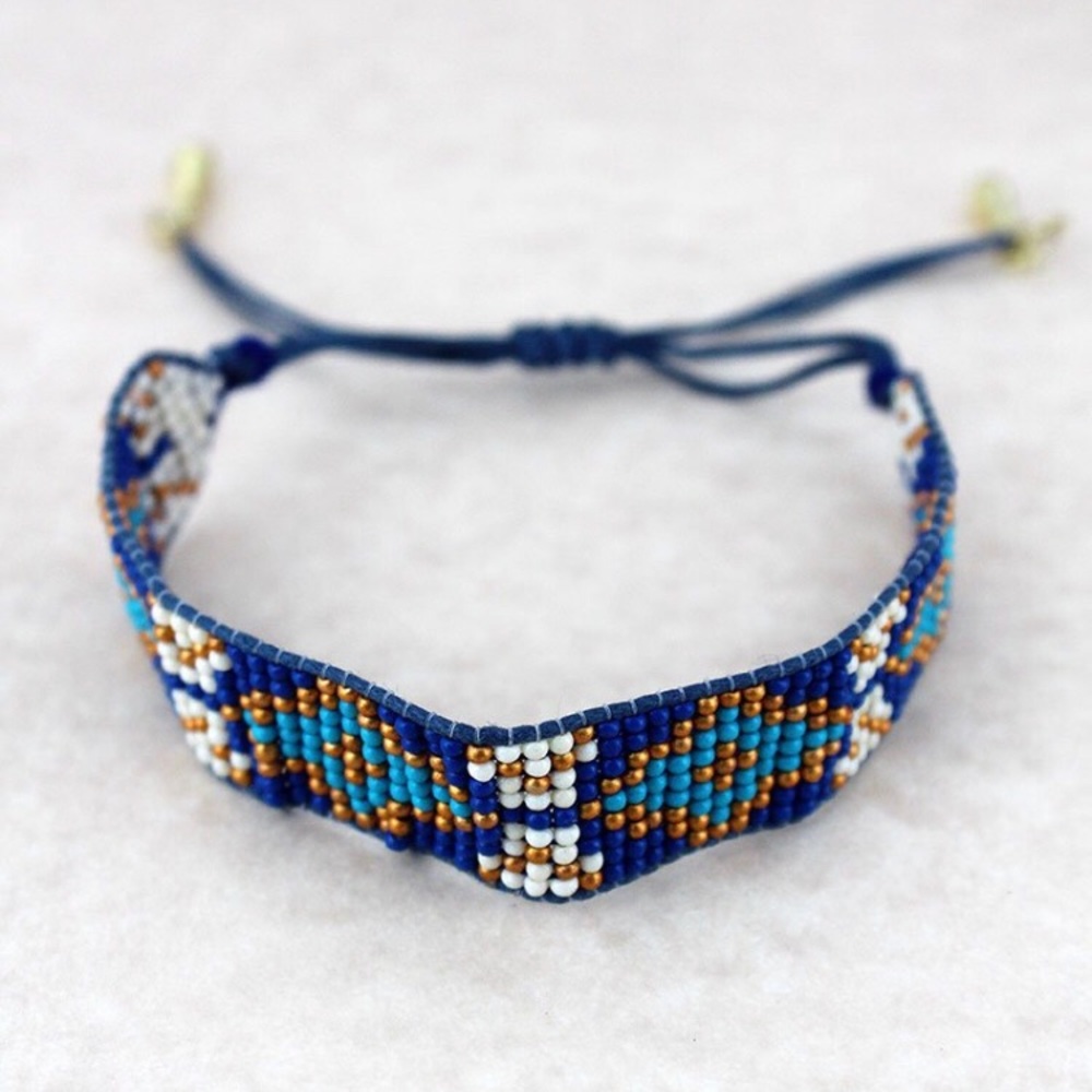 Blue seed bead bracelet